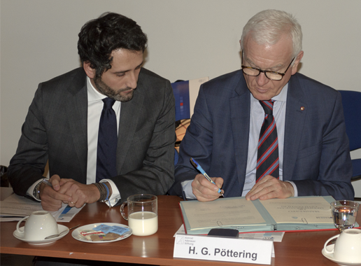 Il Presidente della Fondazione Konrad Adenauer,  HANS-GERT PÖTTERING, ha firmato il Manifesto della Civiltà Mediterranea